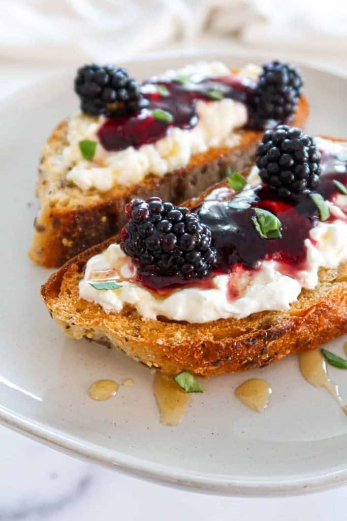 blackberry burrata toast