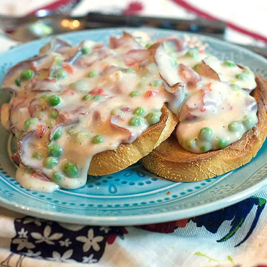 creamed chipped beef served over sourdough bread